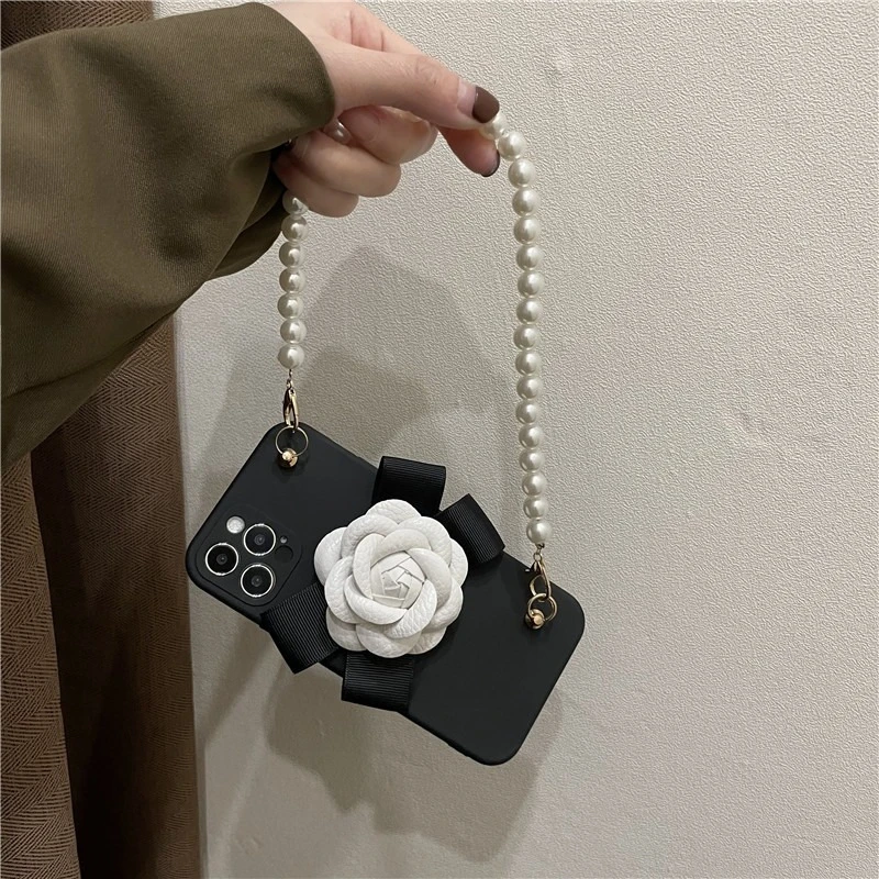 Elegant Camellia Pearl Chain Dust-Proof Hand-Held Phone Case