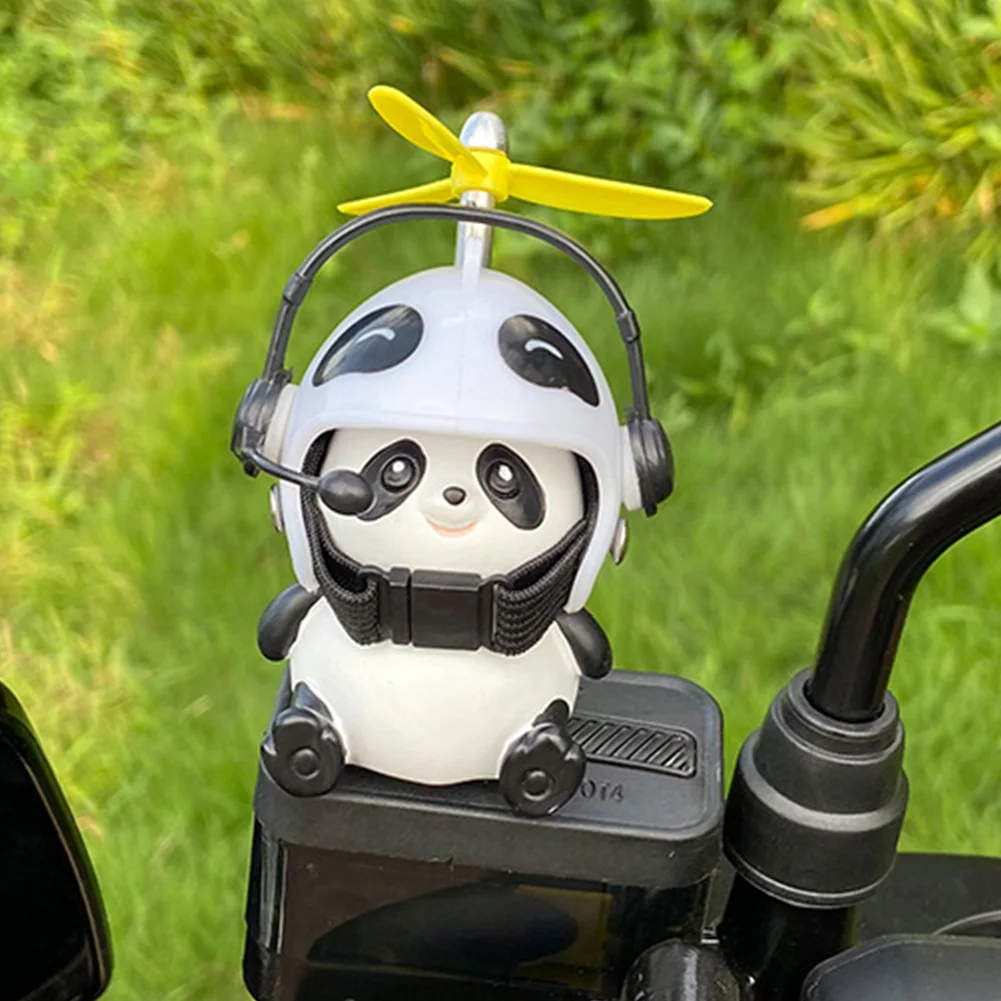 thumbnail image 1 of Decoración Para manillar de bicicleta eléctrica, Panda de dibujos animados con casco, tornillo de aire, adornos, accesorios para equipos de equitación, 1 of 5
