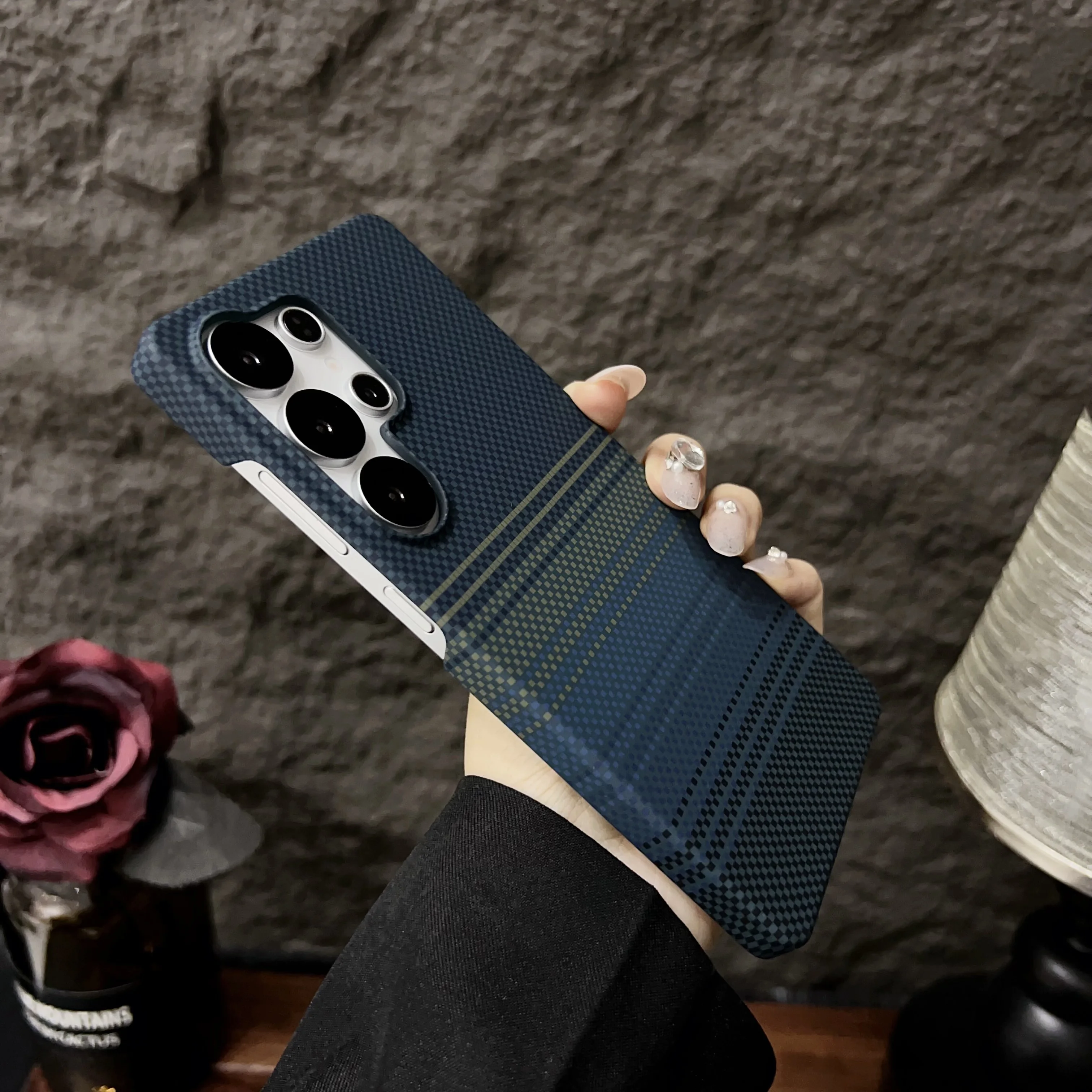 Ultra-Thin MagSafe Carbon Fiber Case - Wireless Charging Shockproof PC Cover