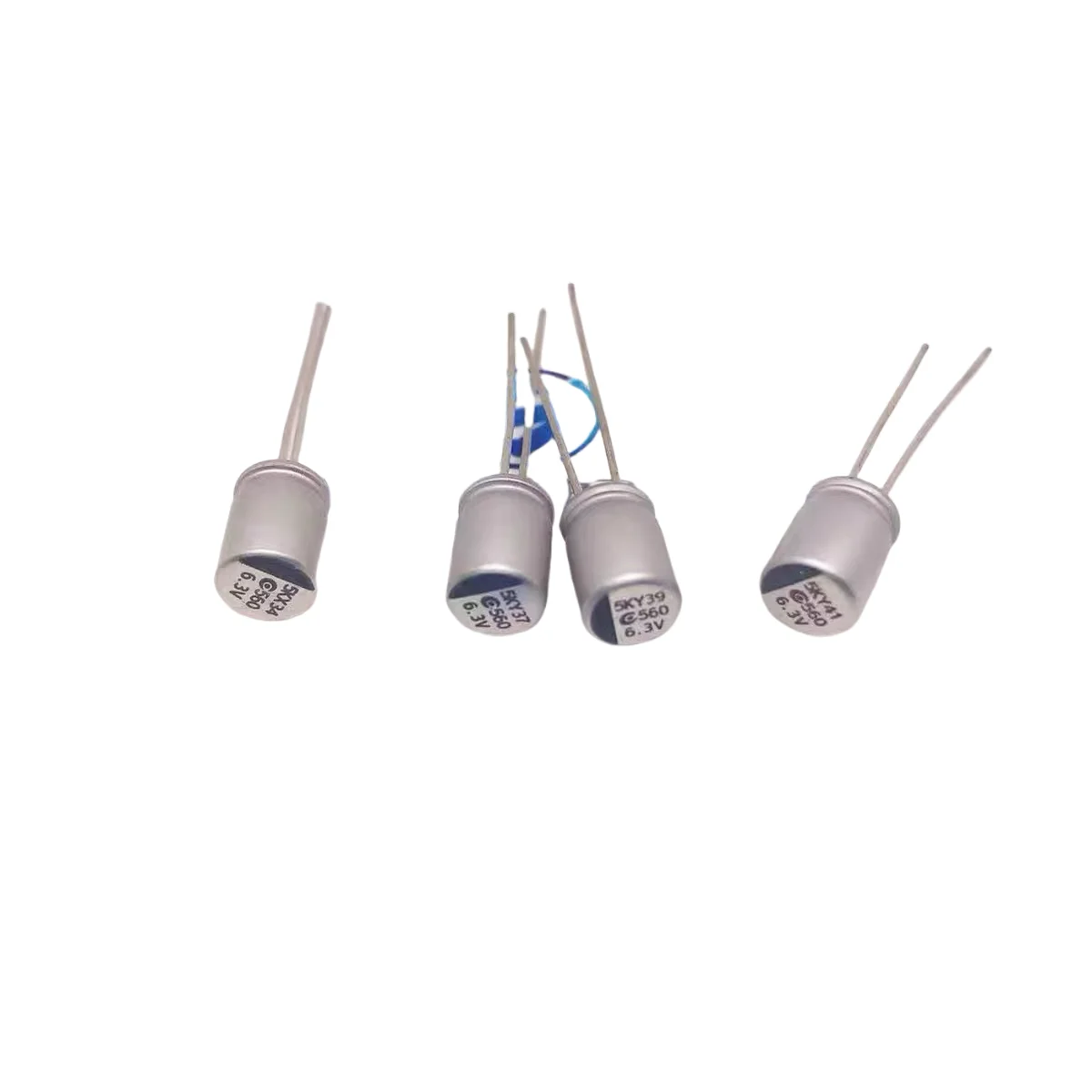 Condensatore Al Polimero UCC 560uF 6,3V Basso ESR 8mΩ 6,3x8mm - 2 Pezzi
