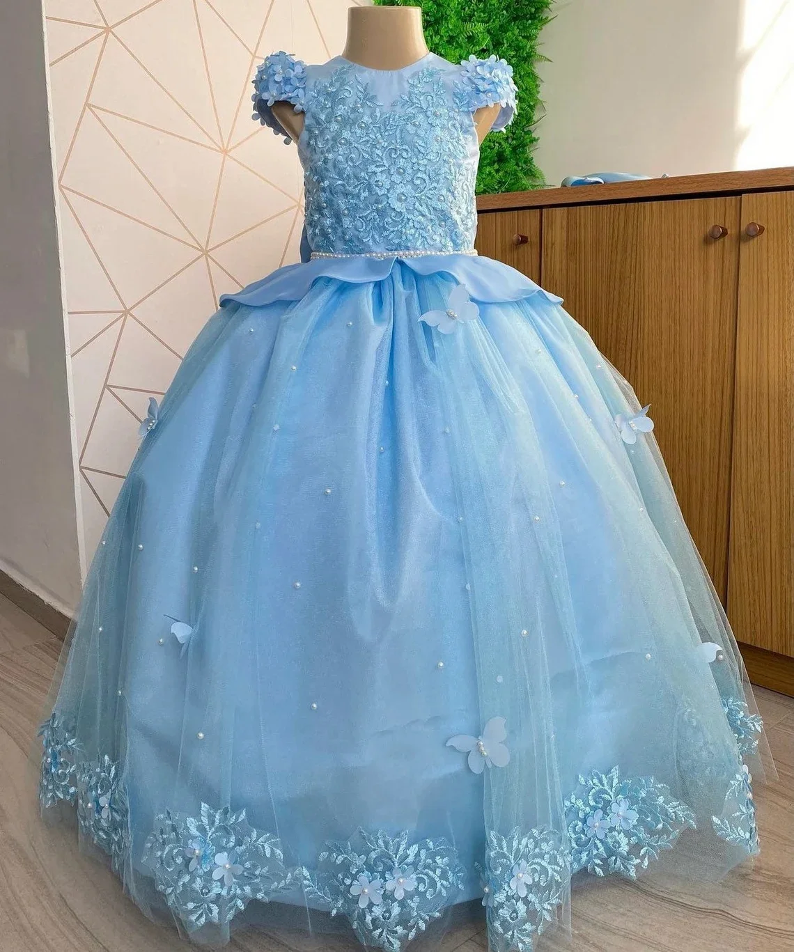 

Blue Ball Gown Flower Girl Dresse Pearls Kids Birthday Pageant Gowns with Bow Appliqued Beads Children Wedding Guest Dresses