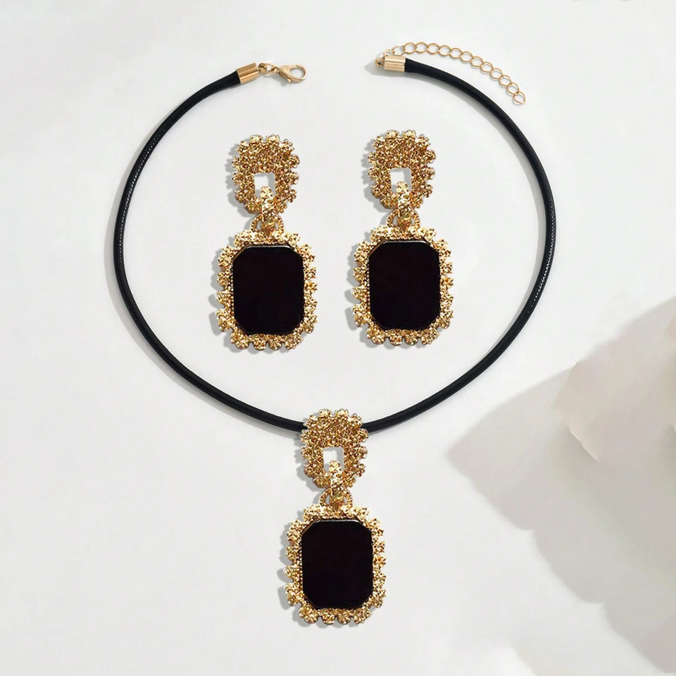 Luxurious Black and Gold Plated Necklace and Earrings Set