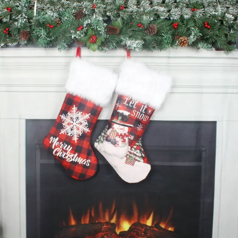 

New Christmas Decorations Black and Red Check Small Christmas Socks Gift Candy Socks Hanging Ornaments Children's Leg Warmers