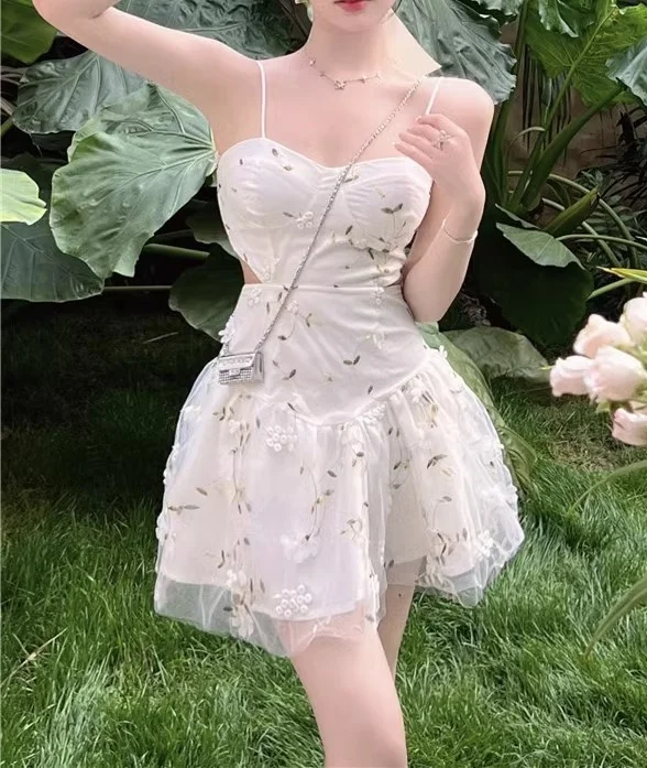 

French White Floral Halter Mini Dress Female Fairy Sweet Simple Casual Sexy Fashion Dress Summer 2024 Short Womens Dresses