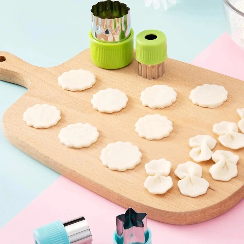 12Pcs Vegetable Cutter Shapes Sets Mini Size Cutters Fruit Cutters Kids Food Pastry Stamps Mold Biscuits