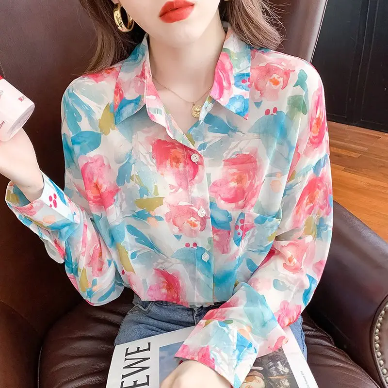 

2023 New Fashionable Fragmented Flower Design, Small and Unique Long Sleeve Top with Lapel Print, Simple Commuter Women's Shirt