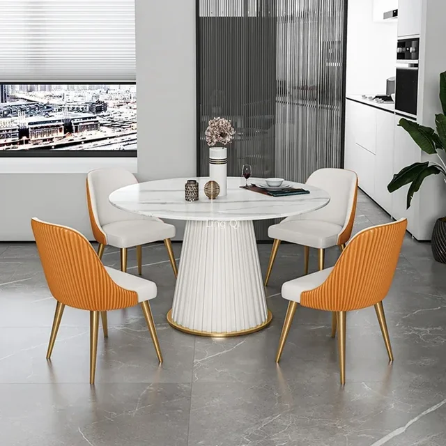 풍부한 디자인과 기능성을 갖춘 소형 아파트 다이닝 테이블과 의자 세트