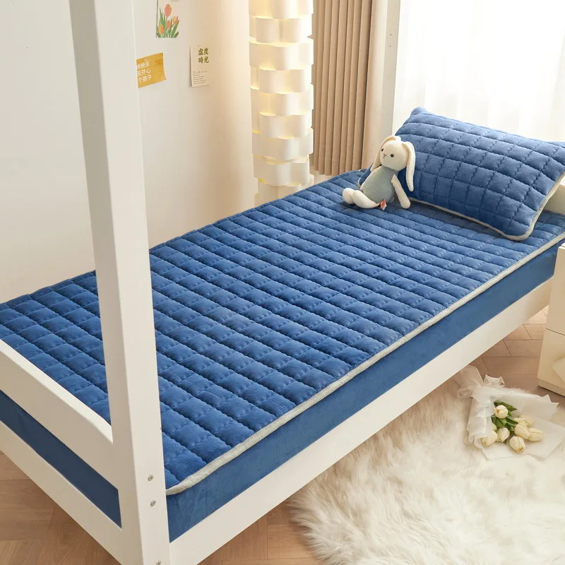 New Milk Plush Cotton Fitted Sheet Single Piece Thickened Coral Plush Mattress Protector Winter Fitted Sheet Cover