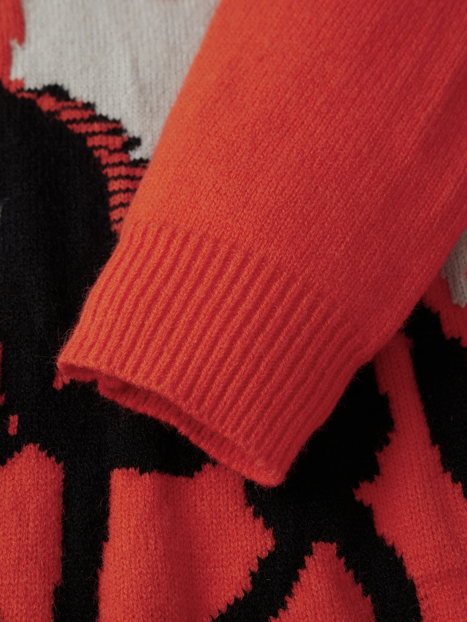 Women s Cozy Oversized Sweater with Horse Print Long Sleeves Round Neckline and Knitted Design for Winter Fashion