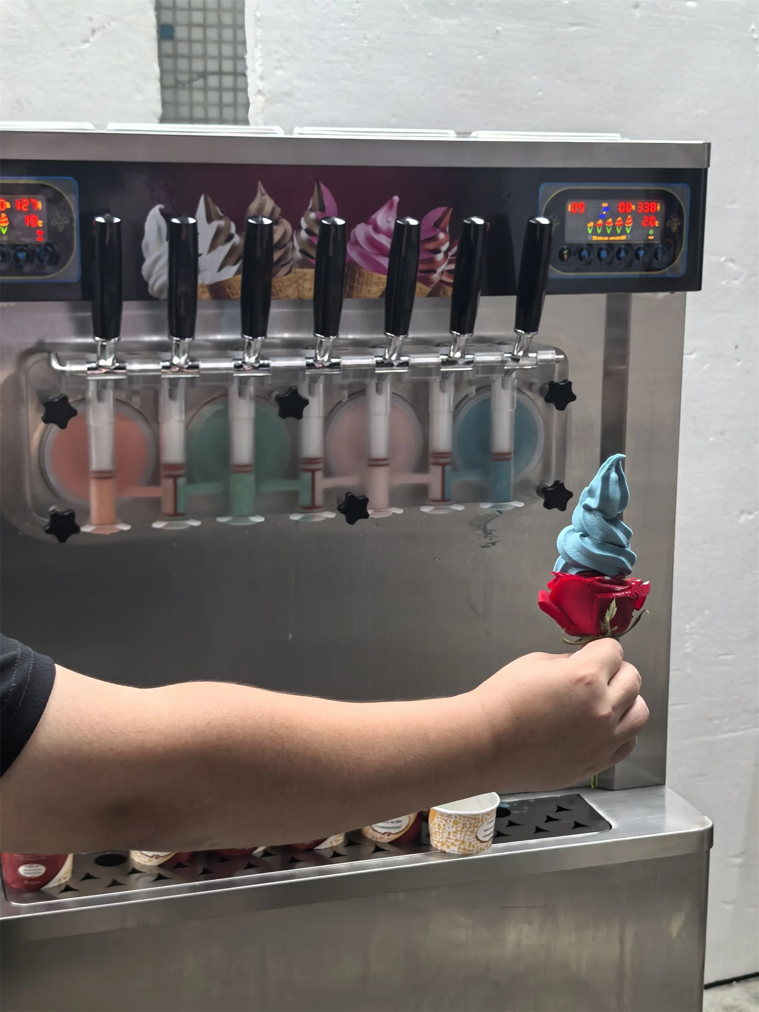 Mvckyi new 7 Flavors Soft Serve Ice Cream Machine Commercial Freezing Equipment 4+3 MIX sundae Soft Serve Ice Cream Machine 6