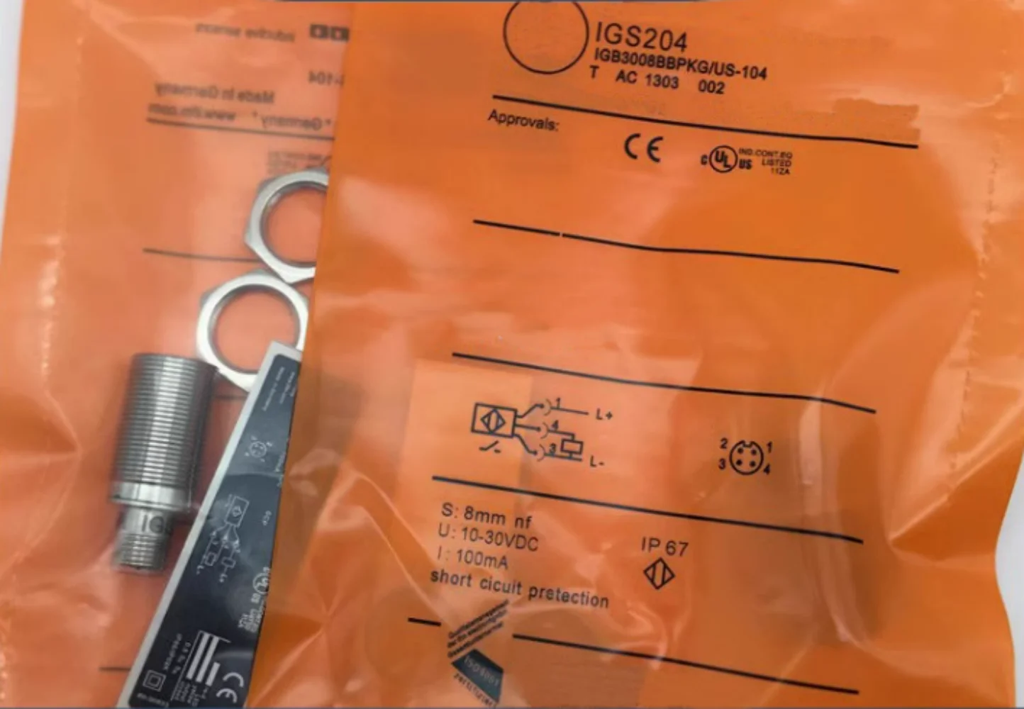 2pcs INDUCTIVE SWITCH IGS236 IGS204 IGS237 IG5842 IGS232 IGS233 1