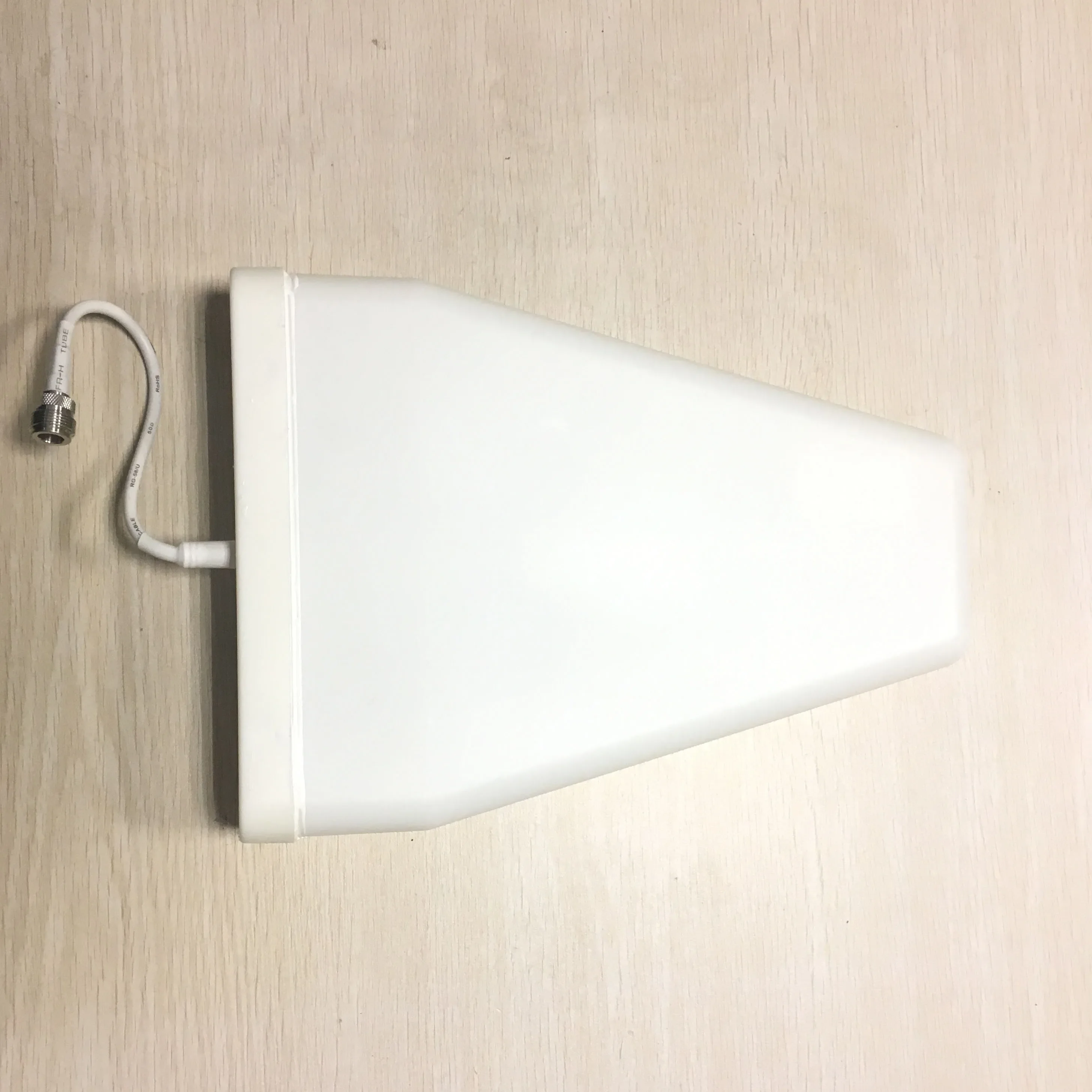 GSM 2G 3G 4G Outdoor Antenna LPDA 800-2700 Log Periodic External Antenna Mobile Phone Signal Repeater dual band antenna