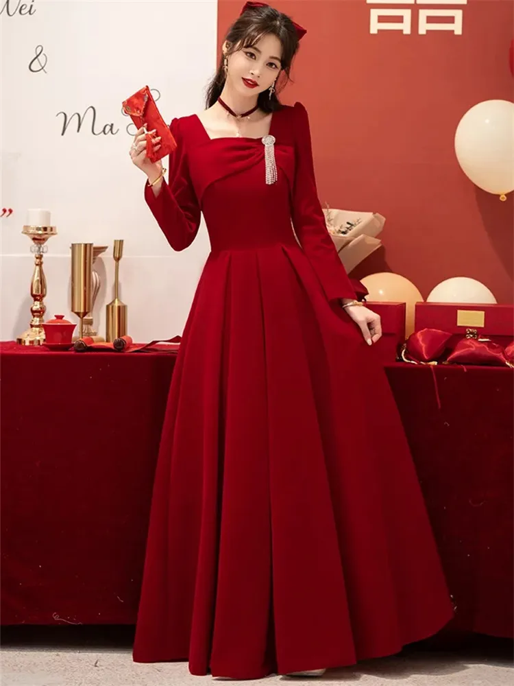 Rotes kleid mit kragen Clearance