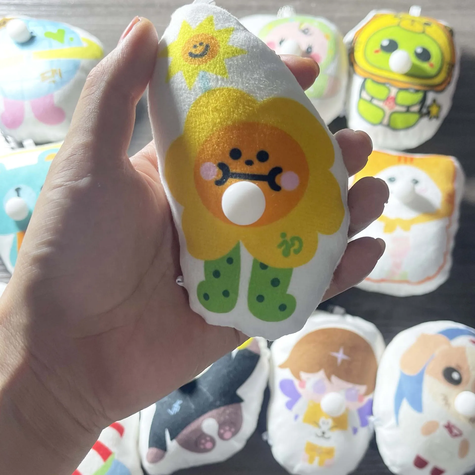 タイ GMMTV CP ソフトぬいぐるみキーホルダー 10 センチメートルきしむ