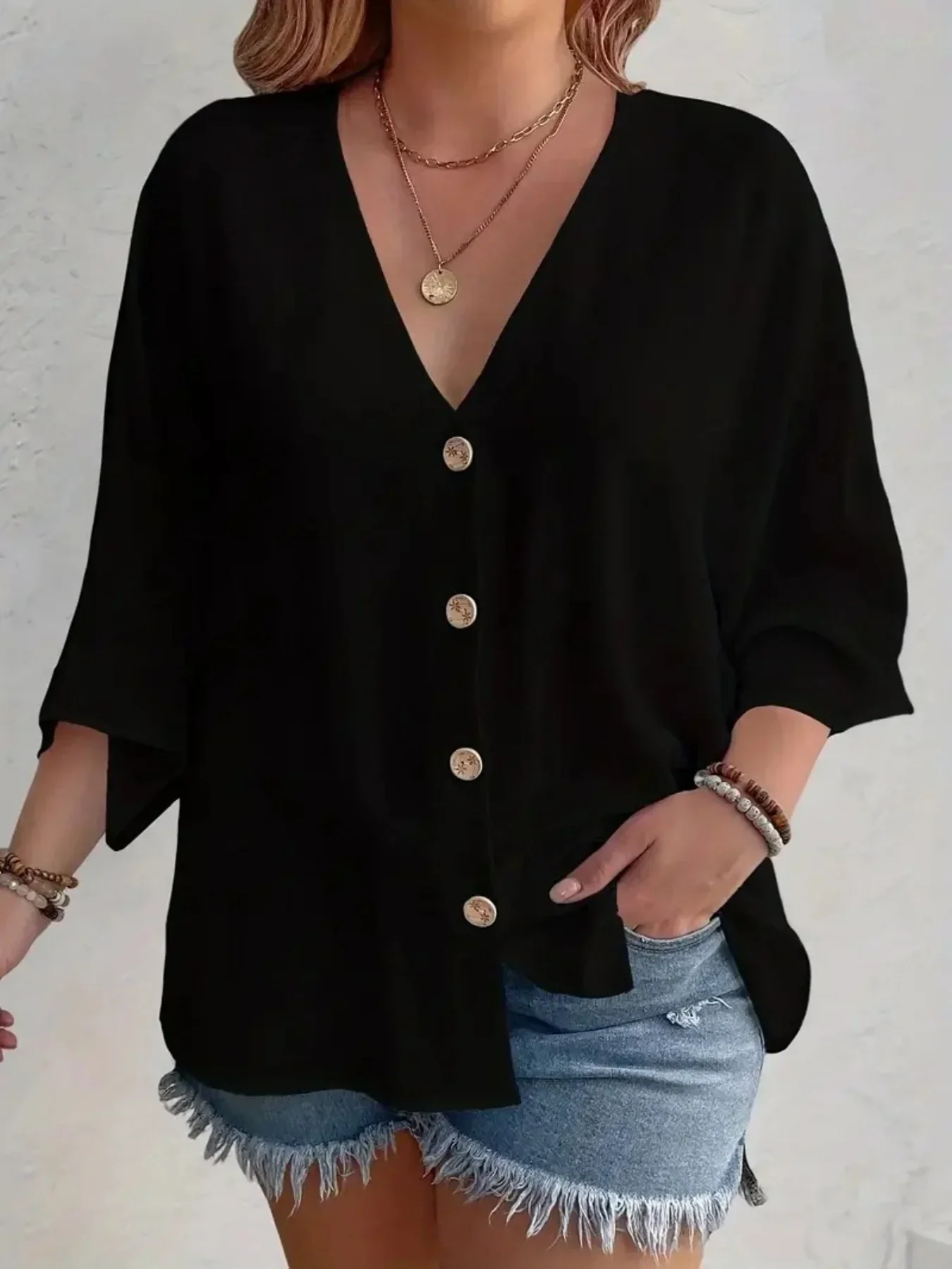 Women’s Plus-size T-shirt Solid Color Breathable Spring/summer V-neck Button Travel Casual Wear with European and American Style Best Sellers In Plus Sized Clothing Women’s Plus-size T-shirt Solid Color Breathable Spring/summer V-neck Button Travel Casual Wear with European and American Style Best Sellers In Plus Sized Clothing