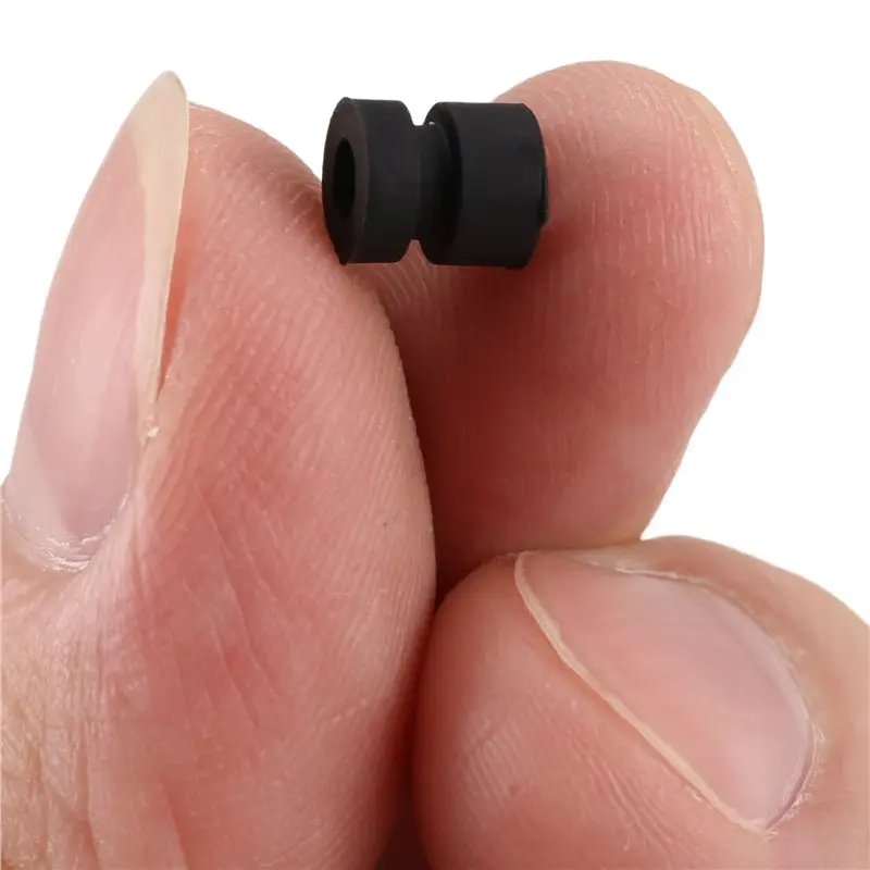 Boules anti-vibration M3 montées sur une carte contrôleur de vol F4, illustrant leur utilisation pratique.