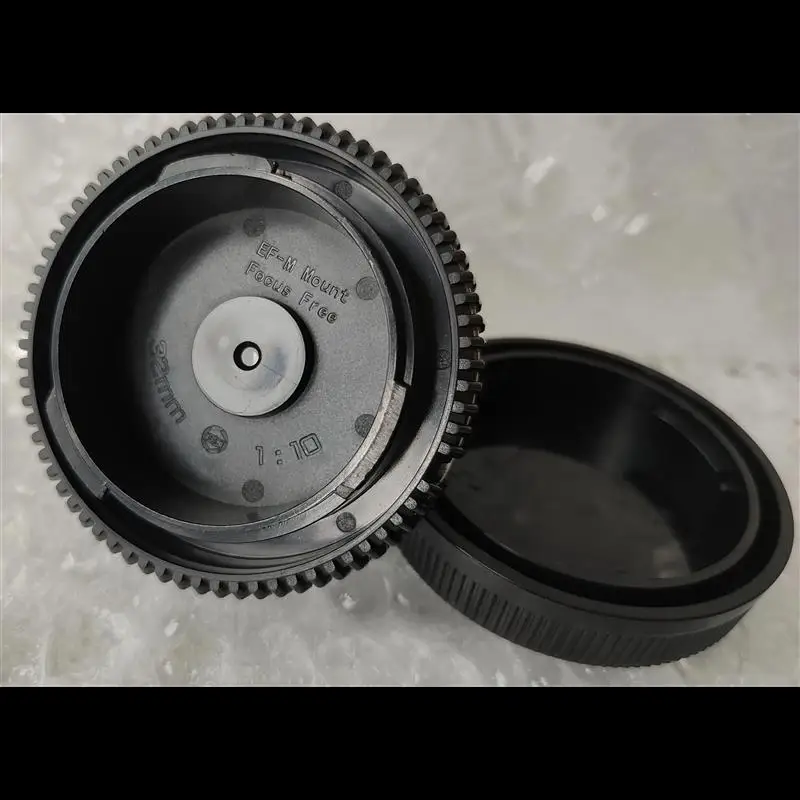 Fotocamera mirrorless obiettivo FXEF-M 32mm/f10 - immagine 2