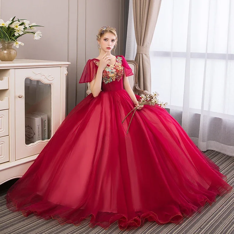 

Burgundy V Neck Ball Gown Quinceanera Dresses For Girls Beaded Appliqued Birthday Party Gowns Graduation 3D Flowers Prom Corset