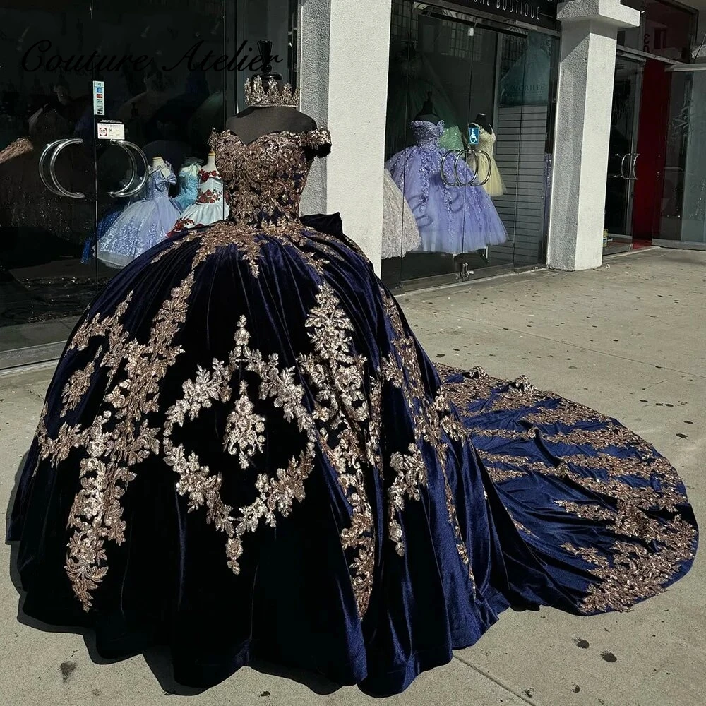 

Court Gold Applique Off The Shoulder Velvet Navy Quinceanera Dresses Ball Gown 2024 Sweetheart Sweet 16 Dresses Wedding Gown