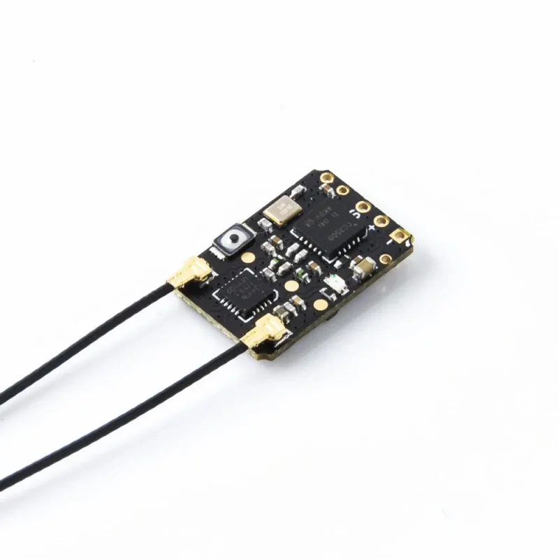 Installation du RadioMaster R81 Nano Receiver 8CH dans un drone FPV, câbles soudés