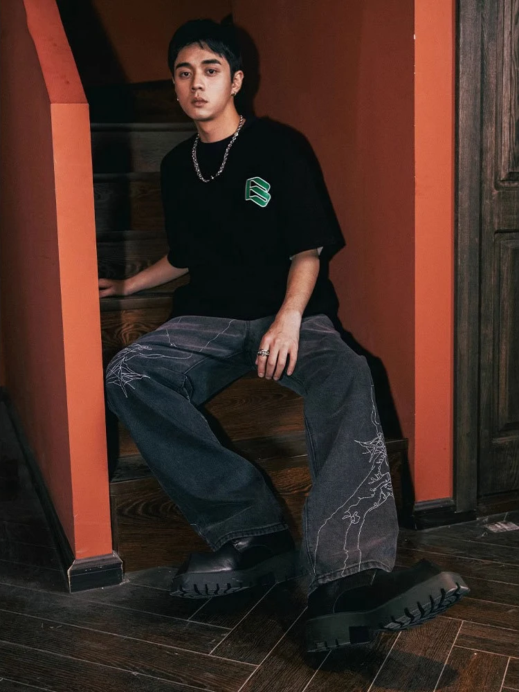 Рисунок 4 - Женские джинсы в стиле хип-хоп