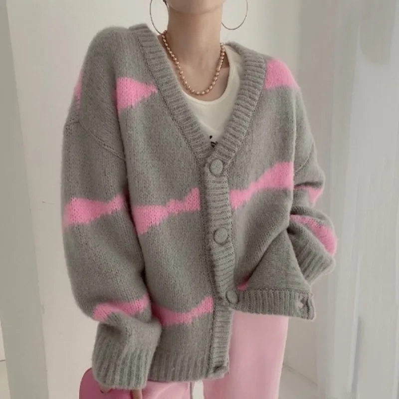Autumn and Winter Fashion New V-neck Women's Long-sleeved Sweater Loose and Elegant Striped Contrasting Knitwear Office Top