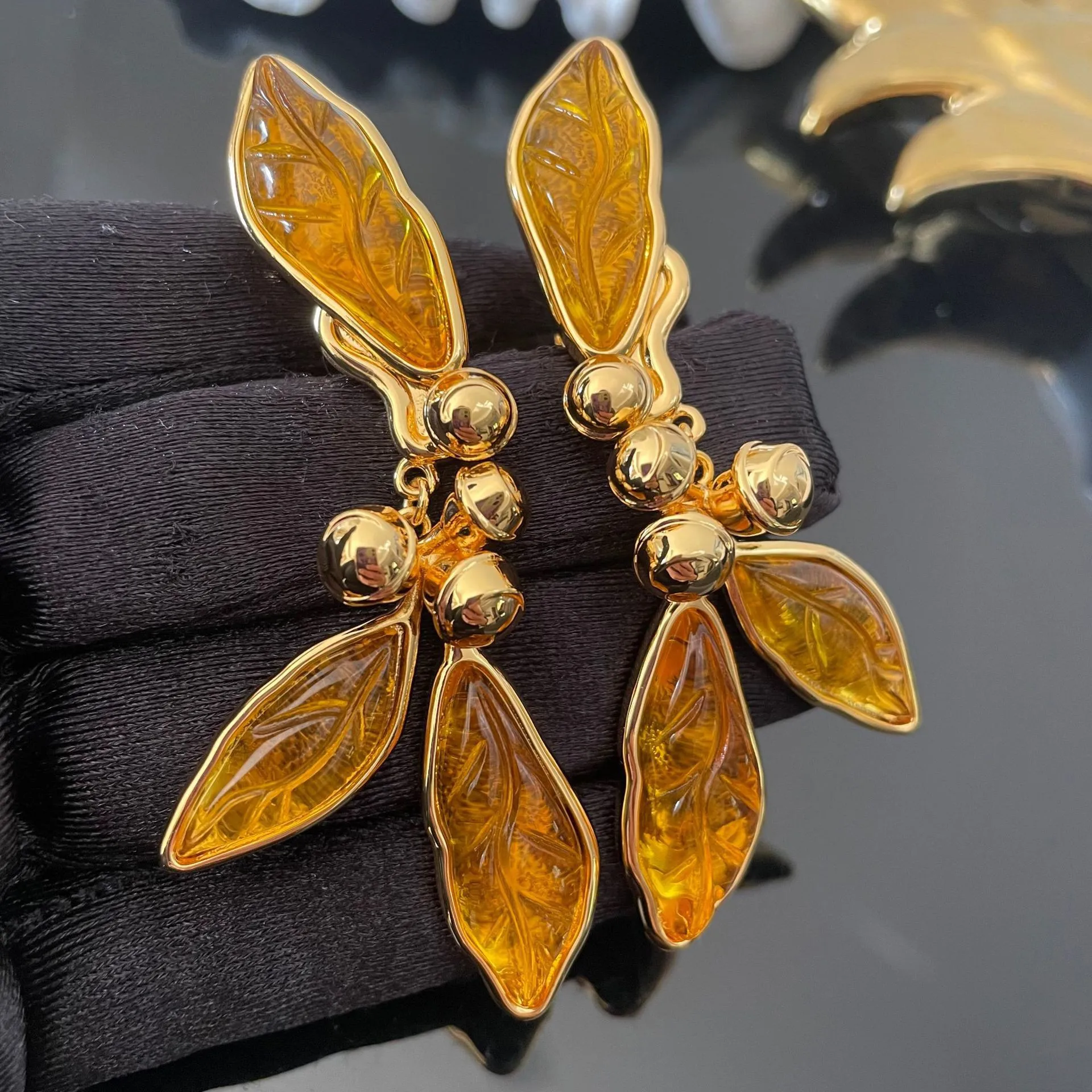 Jewelry Vintage For Womens Ear Cuff Leaf Tassel Ear Clip Earrings Fashion Accessories Pendant Party Gift