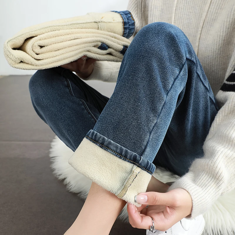 Women's Winter Fleece Warm Jeans Retro Slim Straight Elastic Cotton Thickened Warm Denim Pants Fashion Female Clothing 3