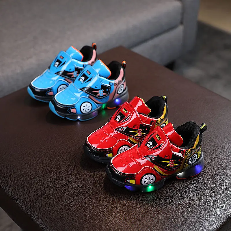 Disney Pixar Cars Lightning McQueen Boys Light up Sneakers (Toddler/Little  Kid) Red: Buy Online at Best Price in UAE - Amazon.ae