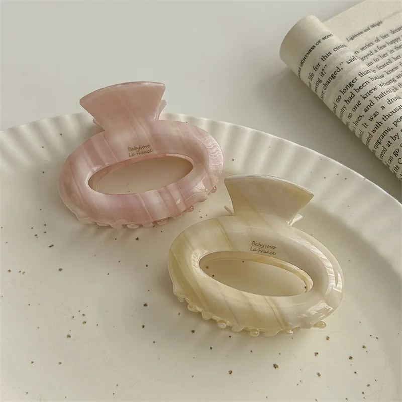 

2023 Elegant Acetate White Pink Hairpins Cream Gradient Color Oval Hair Claws Grab Clip Women Ponytail Holder Headwear Barrettes