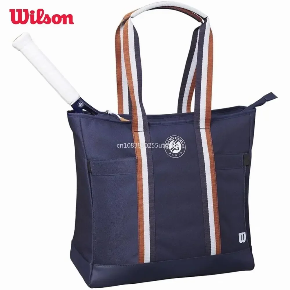 

Сумка для перевозки тенниса Wilson Roland Garros может вместить до 2 ракеток и два эластичных отсека, вмещает до 2 бутылок