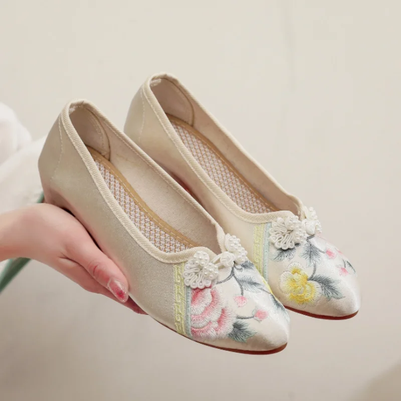 Women's Retro Pointed Toe Embroidered Slip-On Dress Pumps Low-Heeled Summer Spring Dance Shoes for Ladies 3