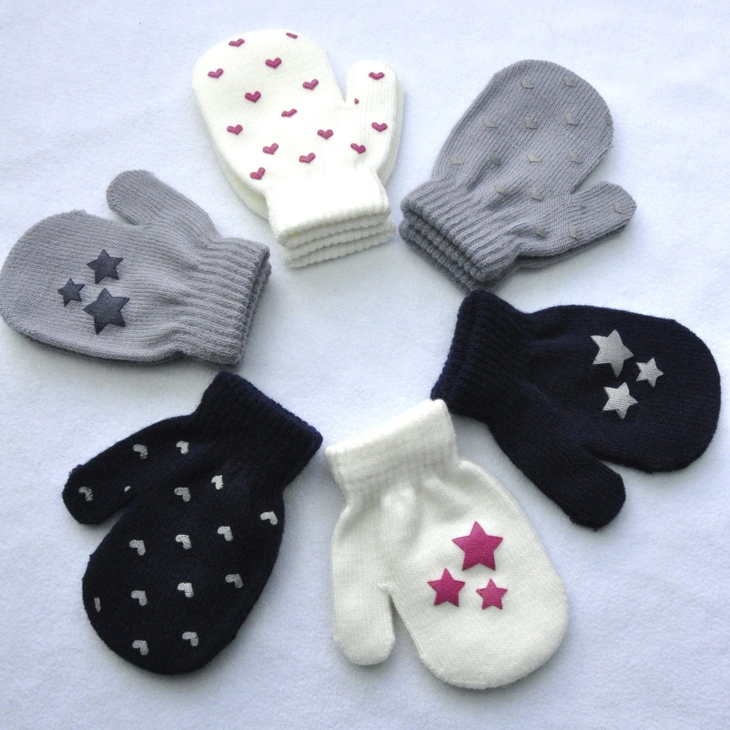 1 Pair Cartoon Anti-grasping Warm Gloves Protection Baby Mitten Cute Unisex Girls Boy Star Heart Newborn Love Face 3