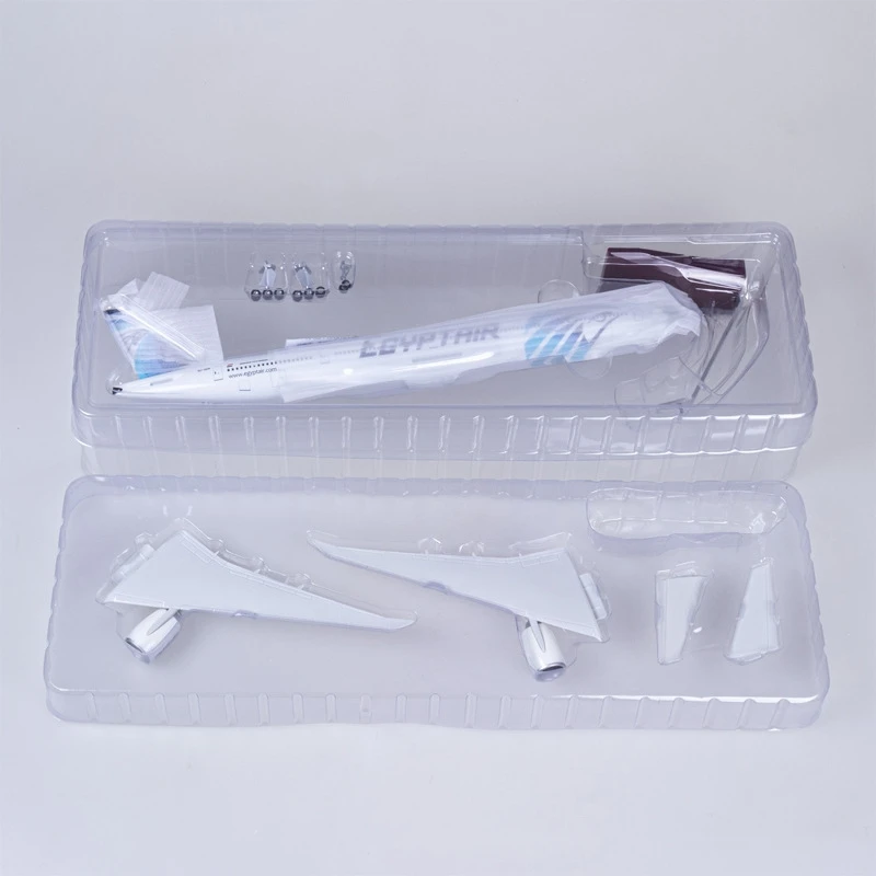 طائرة نموذجية مقياس 1:157، بطول 47 سم، لطائرة بوين...