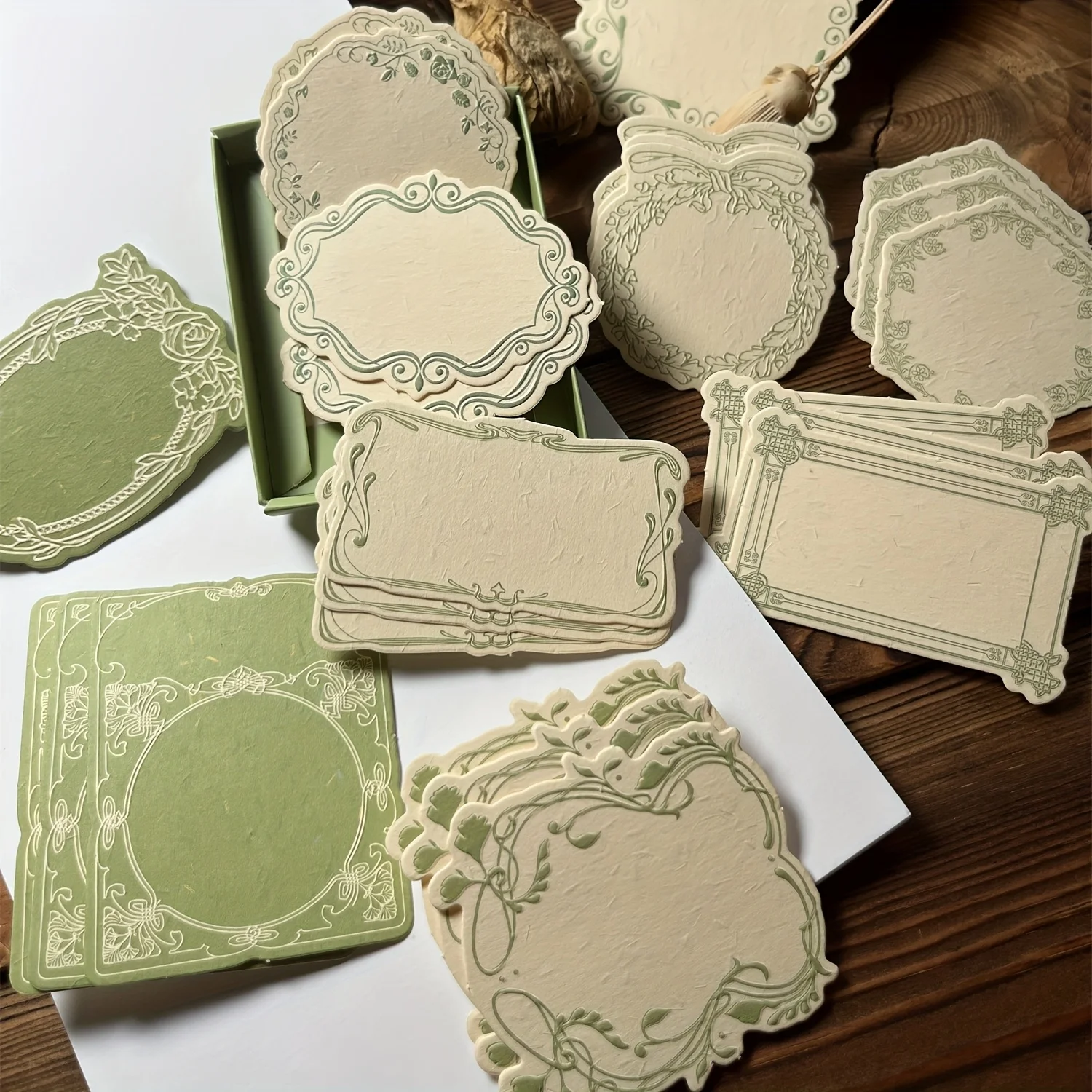 30 Fogli/Scatola Carta Decorativa Rigida con Bordo Floreale in Rilievo Stile Retrò, Scrivibile, per Scrapbooking, Note Adesive in Confezione - immagine 2