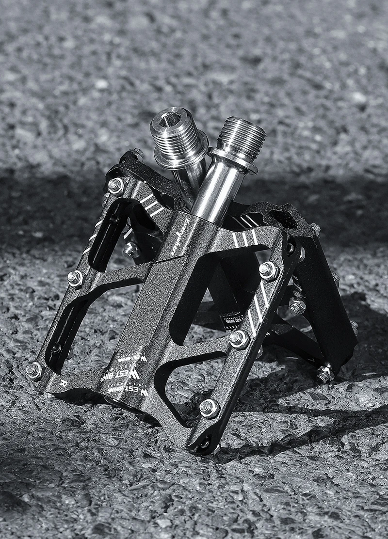 WEST BIKING Lightweight Bicycle Pedals Road Bike Flat Pedals 3 Bearings Titanium/CR-MO Shaft Ultralight Non-Slip Racing Pedals