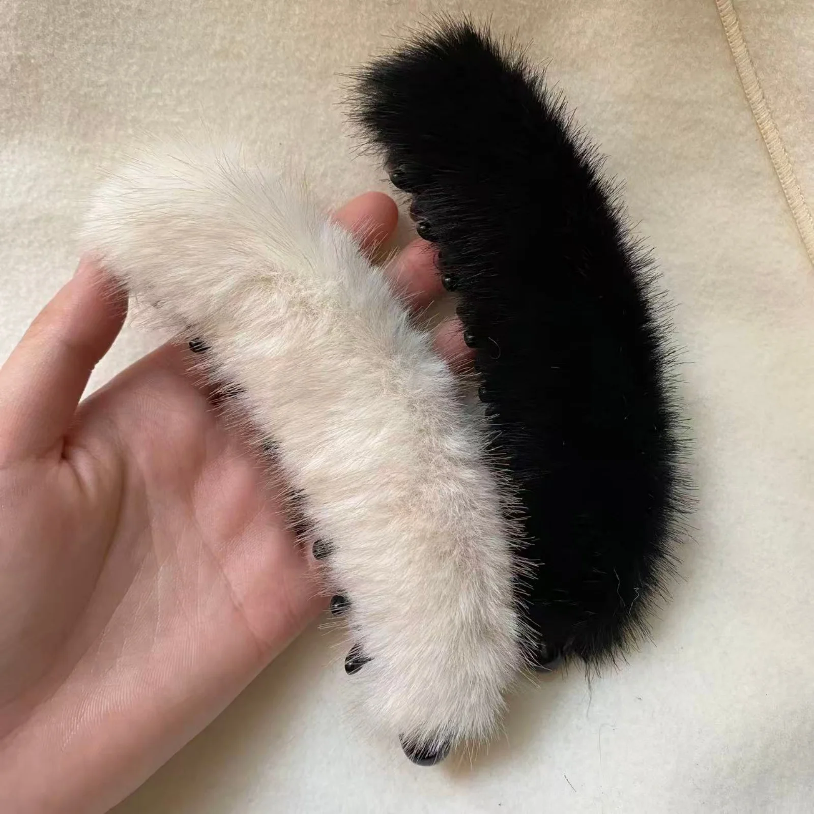 1PC Faux Fur Hair Clips Set, 4 Pcs Soft Fluffy Hair Barrettes, Black Brown Gray Beige Hair Accessories, Warm Winter Hair Decor