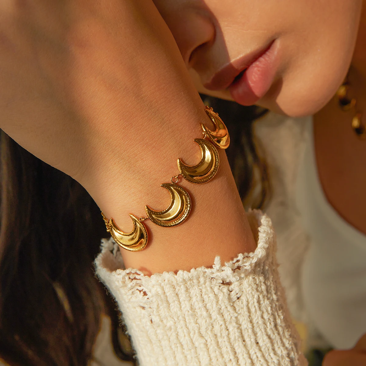 DUOWEI Cute Luna Stella Bracciale Bangle Bracciale Bangle 18k Oro Reale In Acciaio Inox Stella Luna Gioielli Charms Per Le Donna Mamma Moglie Ragazza (B Stella Argento
