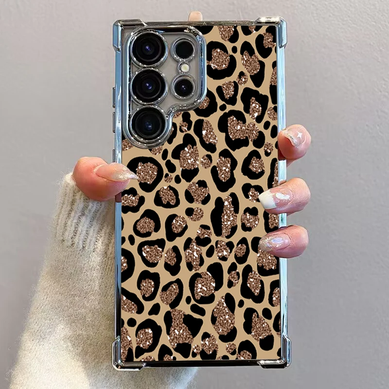 Leopard Print Smartphone Case - Stylish and Durable Cover