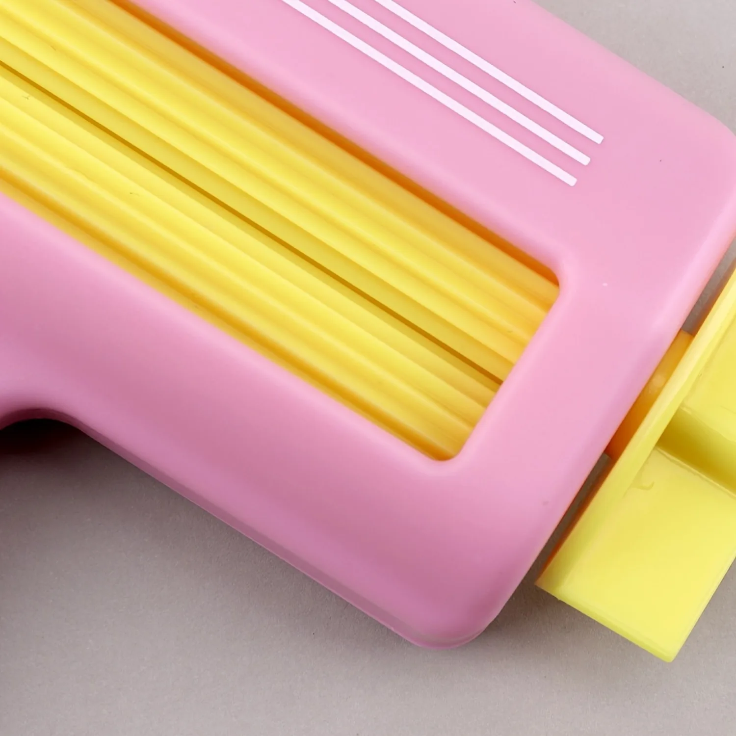 Stripe Pattern Plastic Embosser &ndash; Durable Crafting Roller for Enhanced Paper Textures, Back-to-School Projects & Stationery