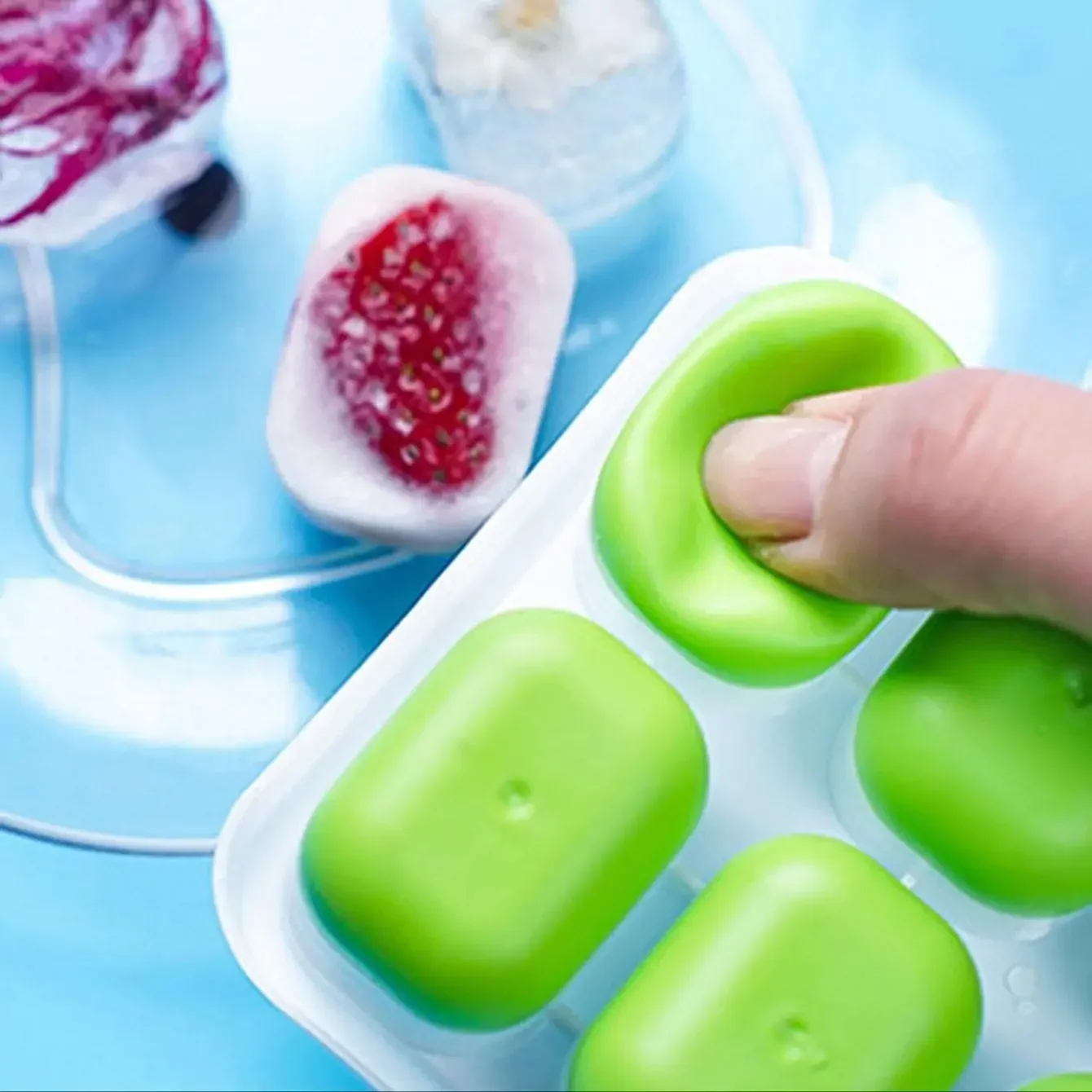 1pc/2pcs-14-Grid Large Capacity Flexible Silicone Ice Cube Tray with Spill-Resistant Removable Lid, and Durable Plastic Material