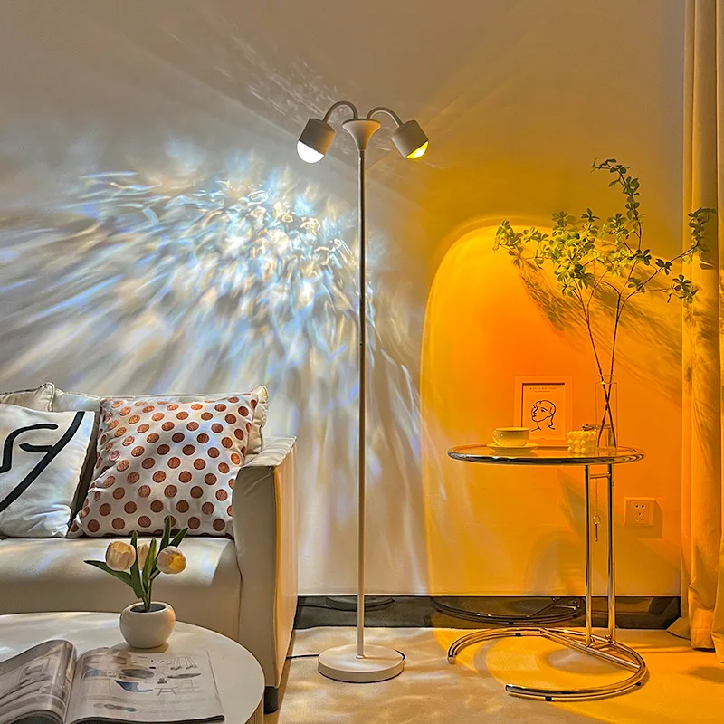 thumbnail image 1 of Lámpara de pie con proyector de ondas de agua giratorio dinámico, luz de noche, luz de transmisión en vivo, lámpara de mesa decorativa ajustable para sala de estar, 1 of 4