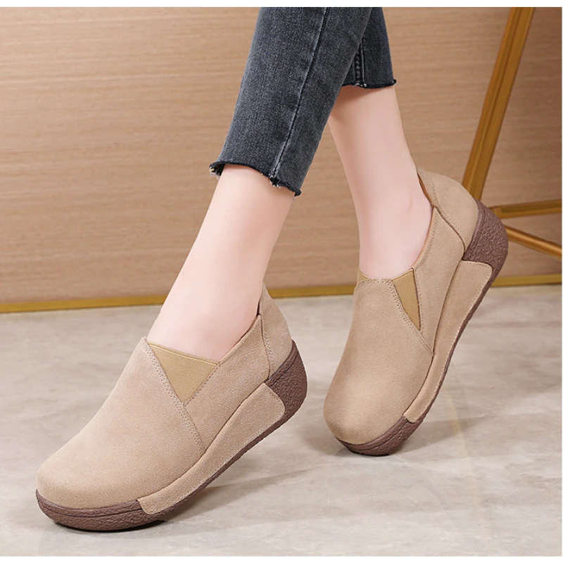 Нові жіночі кросівки в корейському стилі 2025 року – замшеві сліпони на платформі з еластичними бічними панелями, модне повсякденне взуття весна/осінь