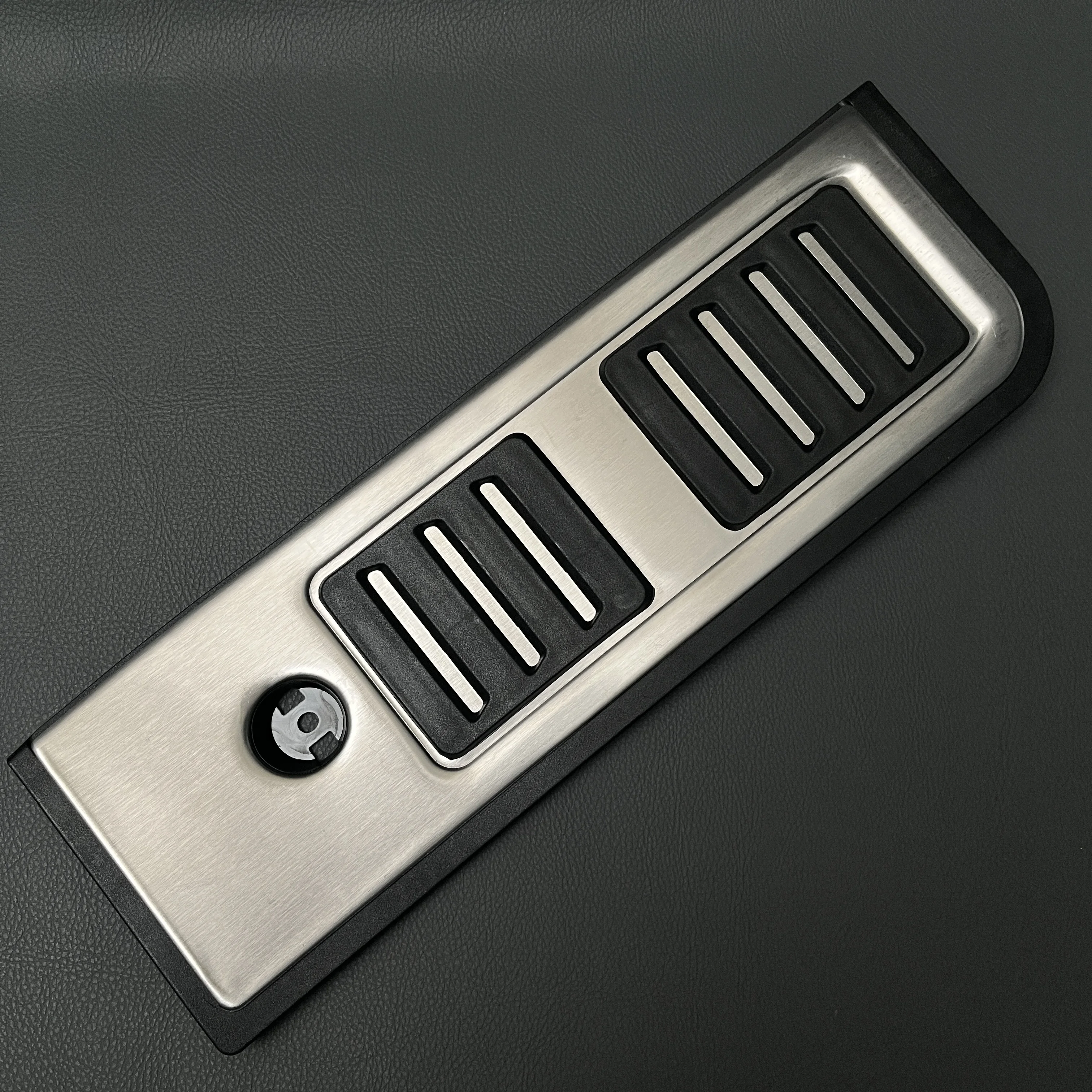 3PCS For Audi A6 C8 Stainless Steel AT Sedan Auto Stainless Steel Fuel Brake Footrest Pedal Car Pedals Pad