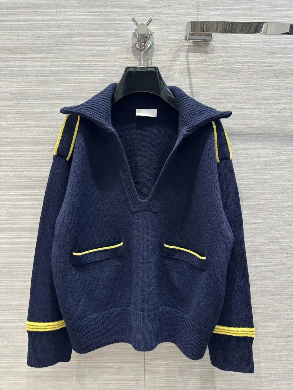 

2023 Women's Clothing navy collar cashmere sweater Autumn Winter New 10/10