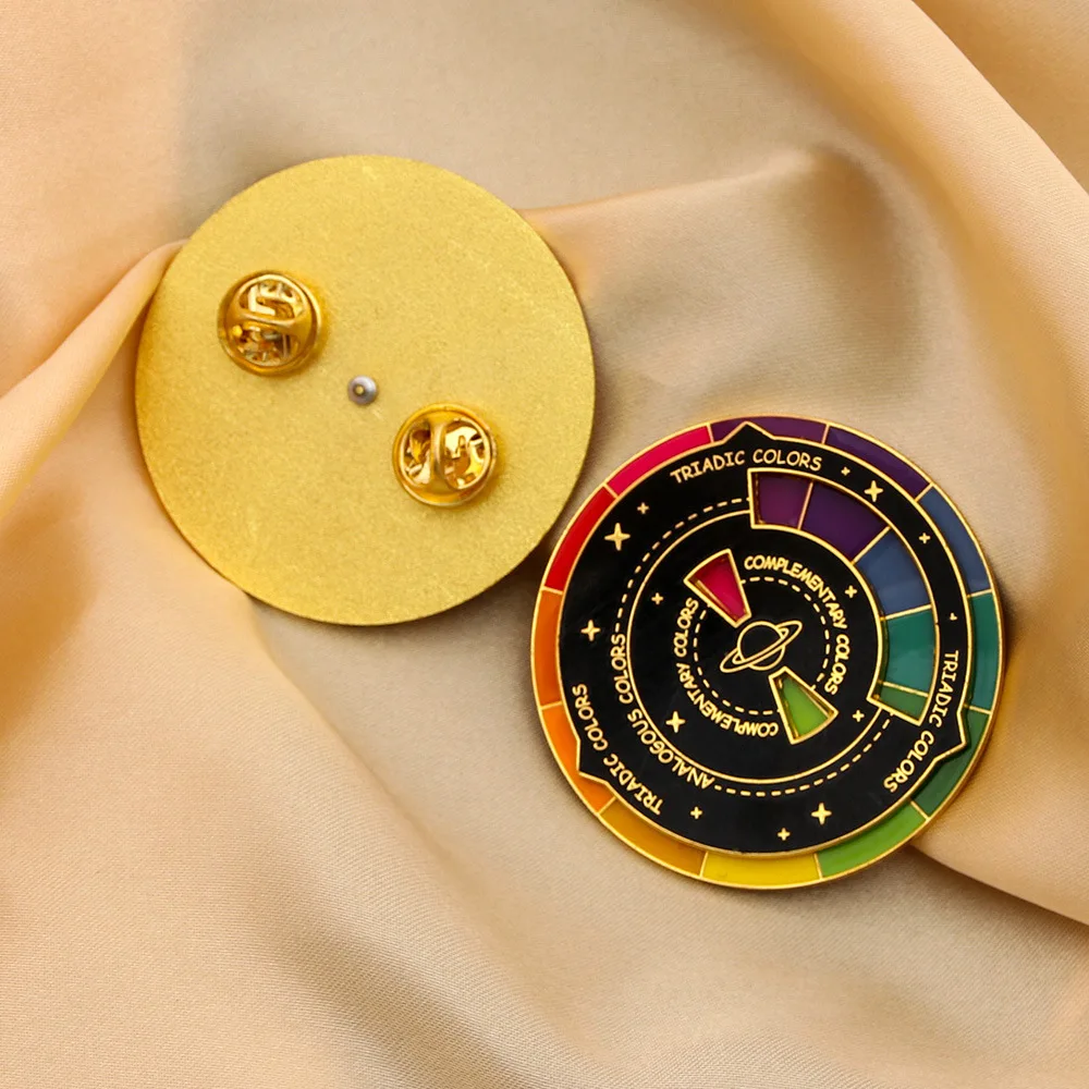 Spinning Color Compass Enamel Pin, Broche de Paleta Rotativa, Emblema de Roda para Mochilas, Jaquetas Estéticas Acessórios, Novidade