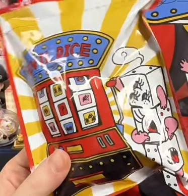 Otantik [Paws] Abao |   Mini Isırıcı Bebek Yaratıcı Zar Canavarı İnsansı Seri Kör Paket Sevimli Oyuncak Süsü Tatil Hediyesi