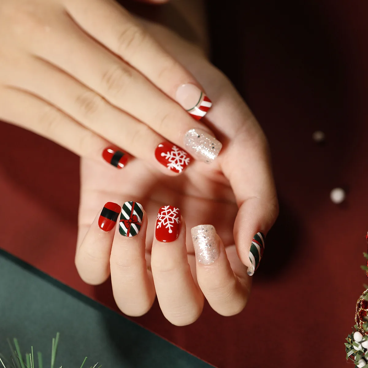 Christmas Elk & Snowman Print Press-On False Nails - 24 Pcs
