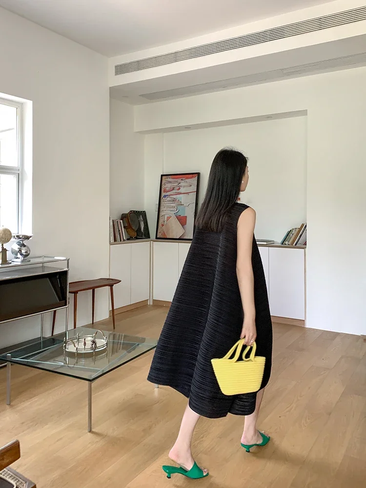 Pleated Women's Dresses | Plus Size Knee Length Dress With Natural Waistline And Folded Fabric