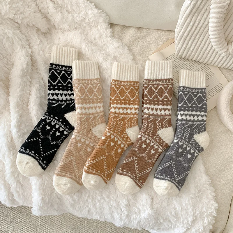 5 Pairs of Women's Warm Winter Socks, Ethnic Style Diamond Pattern Mid-tube Cold-proof Socks, Soft and Comfortable Outdoor Socks 1 5 Pairs of Women's Warm Winter Socks, Ethnic Style Diamond Pattern Mid-tube Cold-proof Socks, Soft and Comfortable Outdoor Socks 1